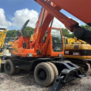 DH210 Used Doosan Wheeled Excavator 21 Ton Robust Construction