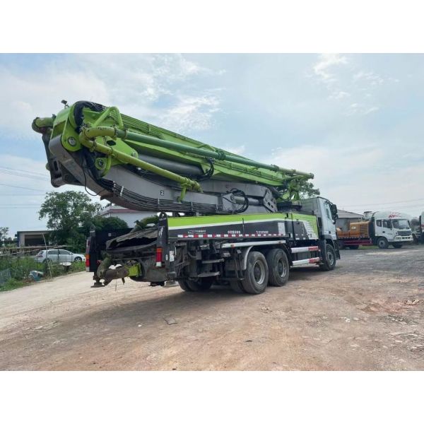 ZLJ53300THBBE 2018 Zoomlion 49m Used Concrete Pump Truck After-sales Service Avaliable