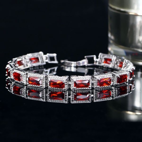 Women's Zircon rhinestone Bracelet high quality classic geometric nail design can open fashion accessories