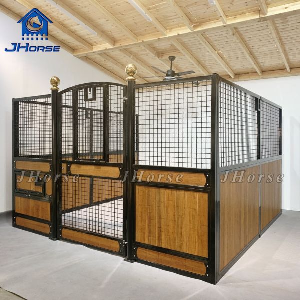 Customizable Front Type Horse Stable With Standard Sliding Door Included