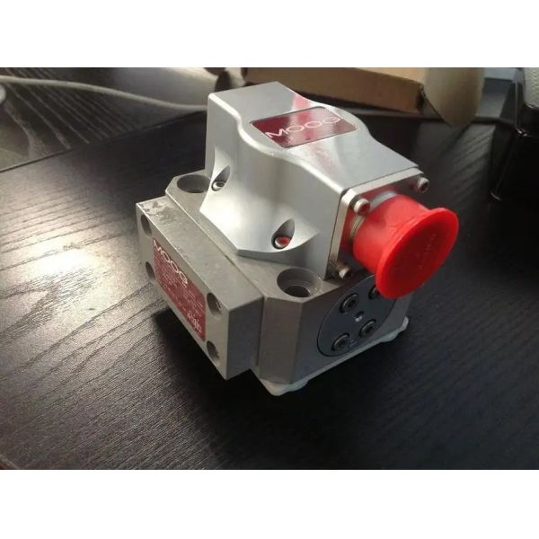 Moog Servo Valve Electro-Hydraulic Servo Valve with G 1/2 Inlet Port Size for