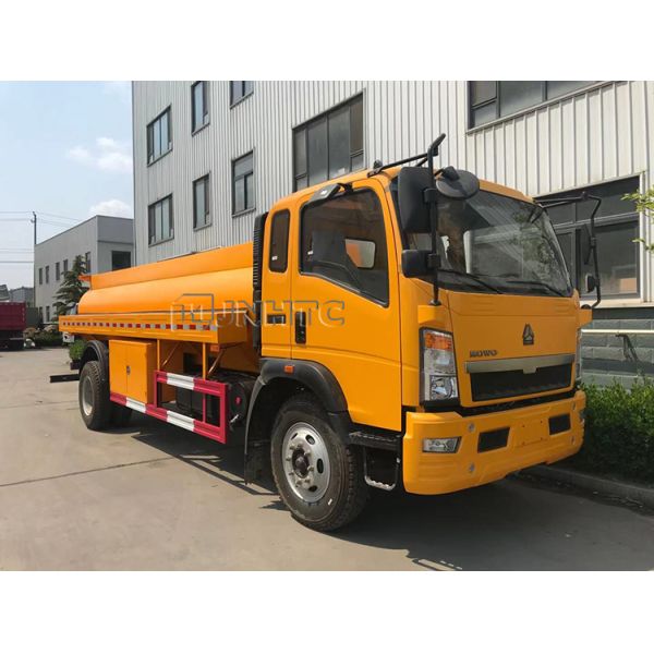 New SINOTRUK HOWO 4*2 Euro2 10 Cbm 10000L Refueling Truck With Flow Meter