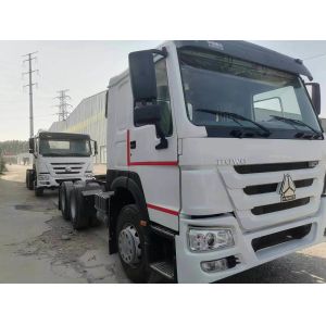 China 10tires Tractor Truck Heavy Duty Trailer Head Tractor Trucks Tire Design Radial HOWO 6X4 on sale