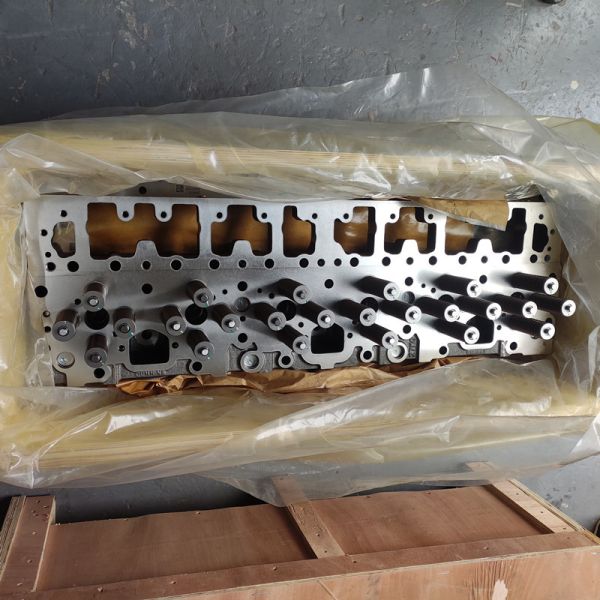 Quality CCEC ISM11 Cummins Diesel Engine Cylinder Head Construction 2864016 wholesale