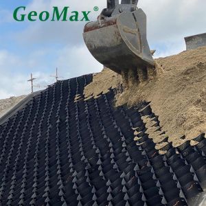 GEOMAX BLACK HDPE GEOCELL 120MM HEIGHT 330MM WELDING SPACE FOR VEHICLE PARKING