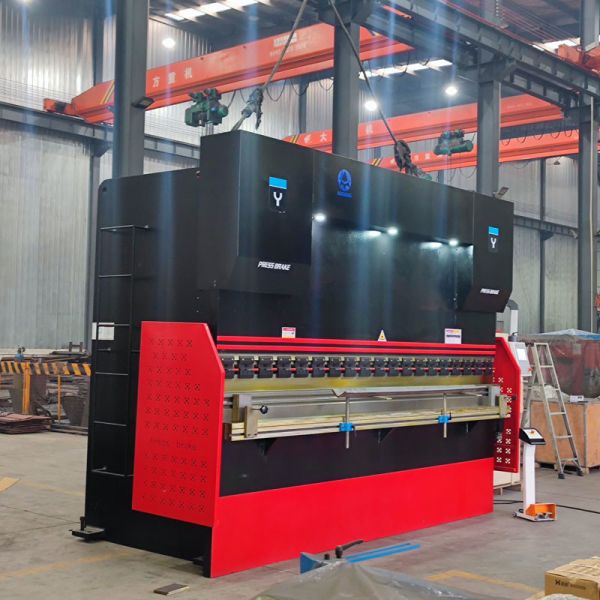 300T Motor Segmented Upper Die Hydraulic CNC Press Brakes Customized