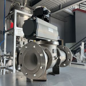 Pneumatic ball type diverter valve for single channel powder particle conveying