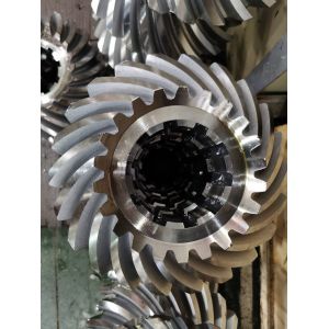 20 Teeth Spiral Bevel Gears Carburizing 2.5 Axial Pitch 58 - 62 HRC