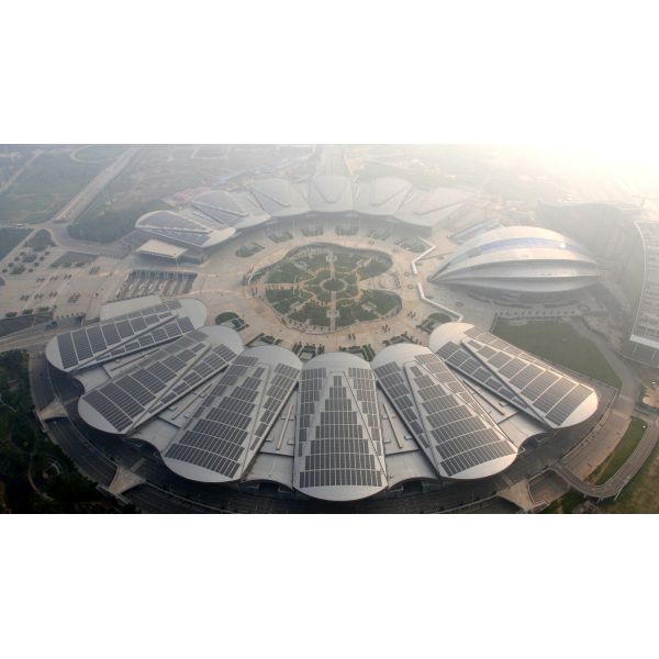 Large Scale No PID Bifacial Solar Panels Ground Solar Systems For Solar Power