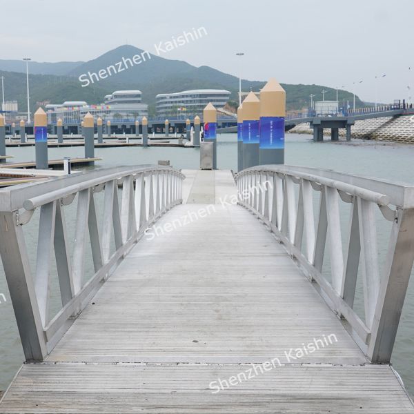 Customized Aluminum alloy 6061 Gangway With UHMW Rollers For Marina boat