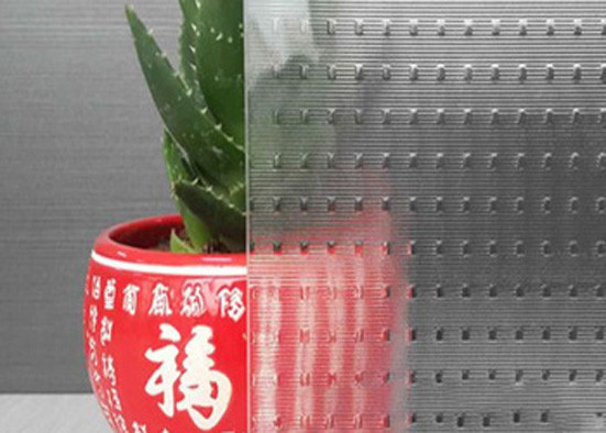 Unique Decorative Tempered Glass Translucent Flat Type With Embossed Patterns