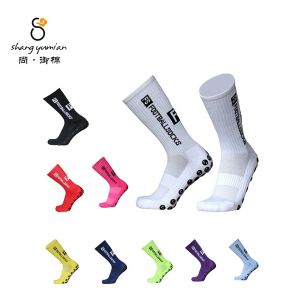 Medium Thickness Anti Slip Rugby Socks With Round Silicone Suction Cup Grip