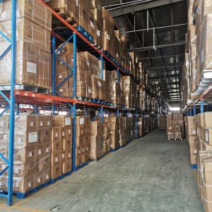 Large Capacity Warehouse Shelving Racks Steel Q235 Customized Height And Width