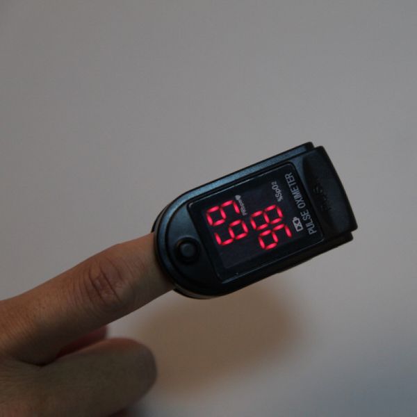 Digit Fingertip Pulse Oximeter , Spo2 Recording Pulse Oximeter Machine