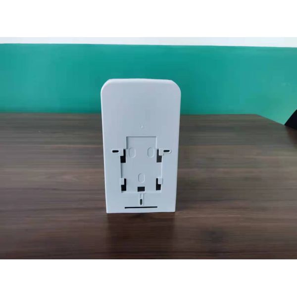White Hospital Automatic Liquid Dispenser Sensor Wall Mounted