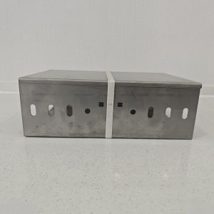 Custom Length Silver Galvanized Steel Cable Tray Wall / Floor Mounted Non