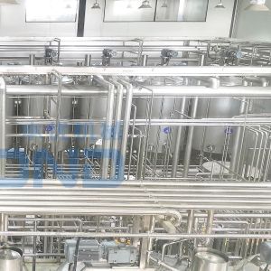 2000LPH PLC Control UHT Milk Production Line With Butter / Cheese Processing