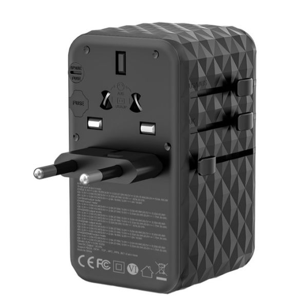 Compact Powerful Universal Travel Charger UK Plug Type 2500W Max Rated Voltage