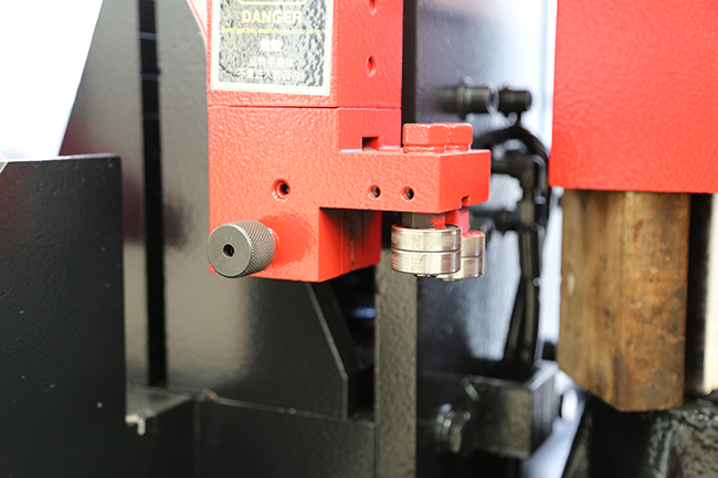 6700MM High Speed Circular Saw Machine 1500MM Pipe Band Saw Machine