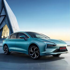 5-Seat Sedan High Speed Electric Car YI 40 Range Up To 401 Km With OTA Function