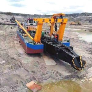 20/26inch Cumins Weichai Diesel Engine Mud/Cutter Suction Sand Dredger for River