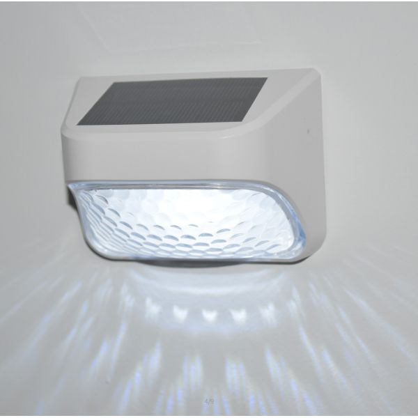 Quality RGB Warm White Solar Fence Light IP65 Waterproof Level Monocrystalline Silicon 15-Hour Work Time wholesale