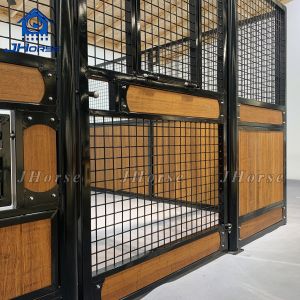 Customizable Front Type Horse Stable With Standard Sliding Door Included