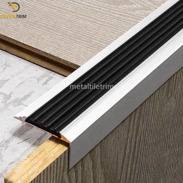 Quality Anodized Aluminium Tile Edging Stair Nosing 45.5mm X 25.9mm Size wholesale