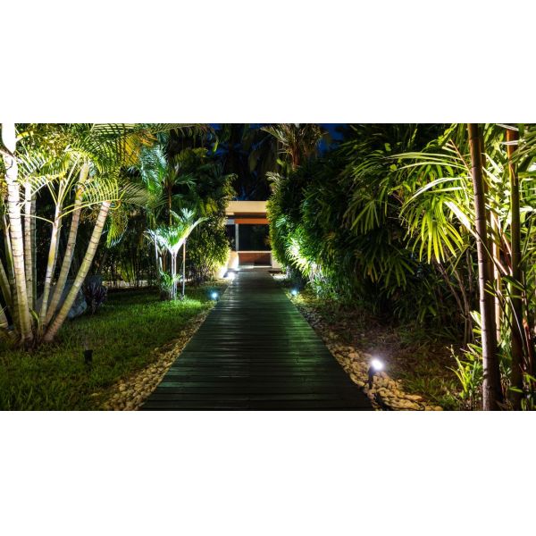 IP66 Outdoor LED Spotlight 9-12W with Round Base or Spike