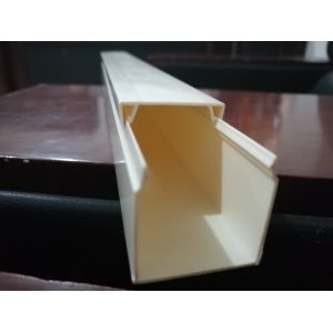 380kg/H UPVC Profile Extrusion Machine 80/156 PVC Window Profile Extrusion Line