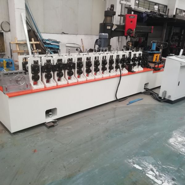 Quality 2.0mm Galvanized Steel Rack Roll Forming Machine 30m / Min Speed Upright Mesh Deck wholesale