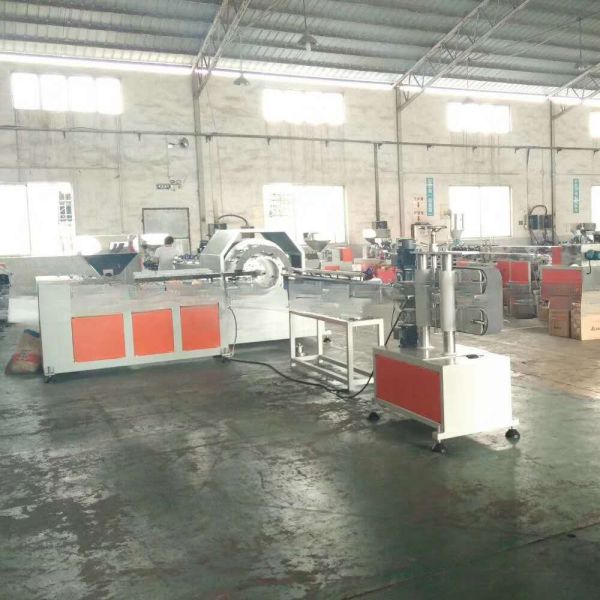 Advanced Manufacturing PVC Soft Pipe Line Separate Type Extruder Twin-Screw for