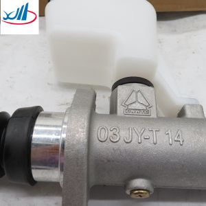 China A7 T7H Clutch Master Cylinder WG9925230520/1 With Oil Can on sale