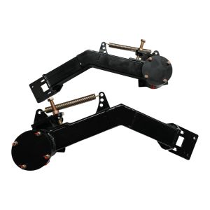 Cleaning vehicle suction nozzle spray rack assembly assists high-pressure spray