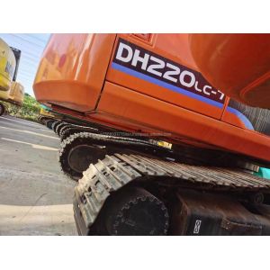 DOOSAN DH220 Excavator with Excellent Performance and in Hydraulic Construction