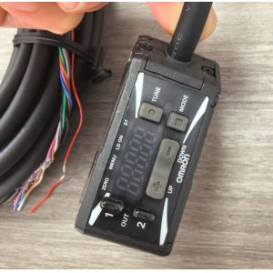 Omron Smart Laser Sensor ZX1-LD100A81 5M