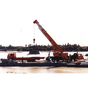 Self - Propelled Ferry Barge Heavy Loading Capacity for Water Shipment