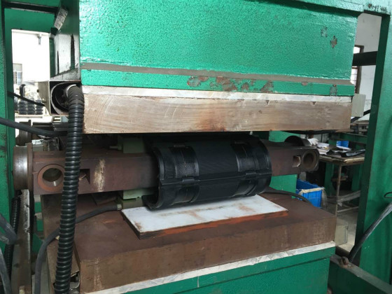 Black Color Snowmobile Parts Tracks , Snowmobile Parts Tracks High Performance