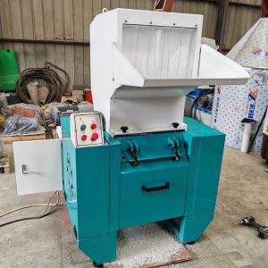 Vertical Structure Plastic Mixer Crusher Pulverizer The Perfect Addition to Your