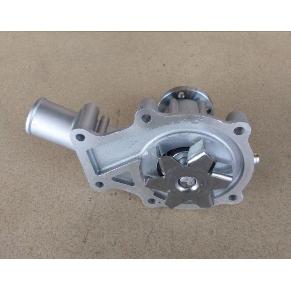 V1505T V1505 Kubota Water Pump 16251-73010 16241-73010