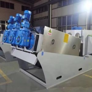Waste Water Treatment 95%-99% Inlet Moisture Content Farm Engine Motor Sludge