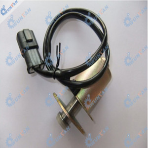 KOMATSU PC200-6 ENGINE 206-60-51130 SOLENOID VALVE