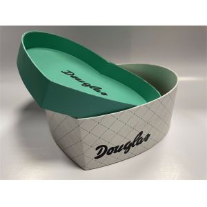 CMYK Rigid Gift Box Green Heart Shaped Cardboard Box Magnetic Closure