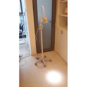 China Clinic Checking Use 30000 Lux LED Examination Light With Stand ISO on sale