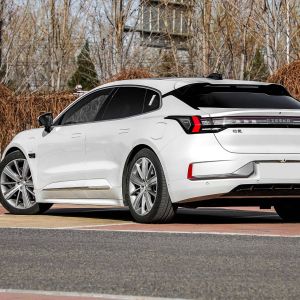 Medium Large EV Sedans 5 Seats High Speed Electric Vehicle ME Version