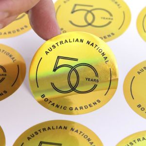 Custom Waterproof Vinyl Sticker Roll Product Package Logo Label Printing