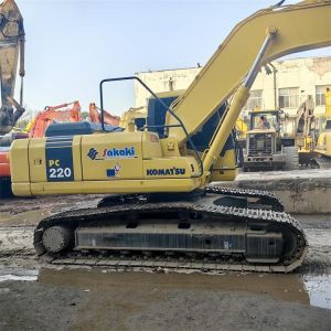 2018 Komatsu Excavator PC220-8 with 22840KG Operating Weight and 1m³ Bucket