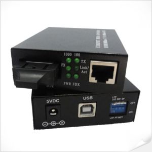 USB Powered 10 / 100Base-TX to 100Base-FX Ethernet Media Converter