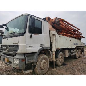 China 13750*2500*4000mm Second-Hand Zoomlion 52m Concrete Pump Heavy Equipment for Performance on sale
