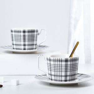 Ceramic Nordic Style Luxury Tableware Porcelain Plant Pattern Dinnerware For 8